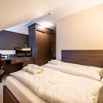 Отель Wellness Jason 4*