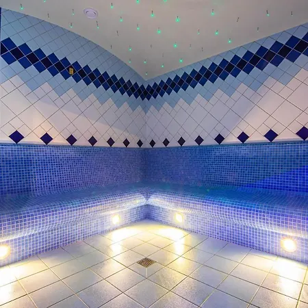 Wellness Jason Отель Vrsatske Podhradie