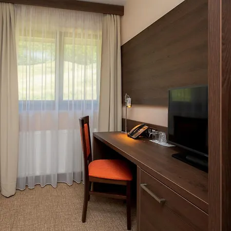 Wellness Jason فندق Vrsatske Podhradie